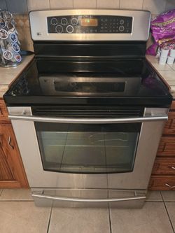 LG Electric Range Listing Details
Suggested Title: LG 30-inch Stainless Steel Electric Range - Smooth Top & Self-Cleaning