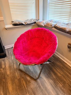 Pink Foldable Fluffy Chair