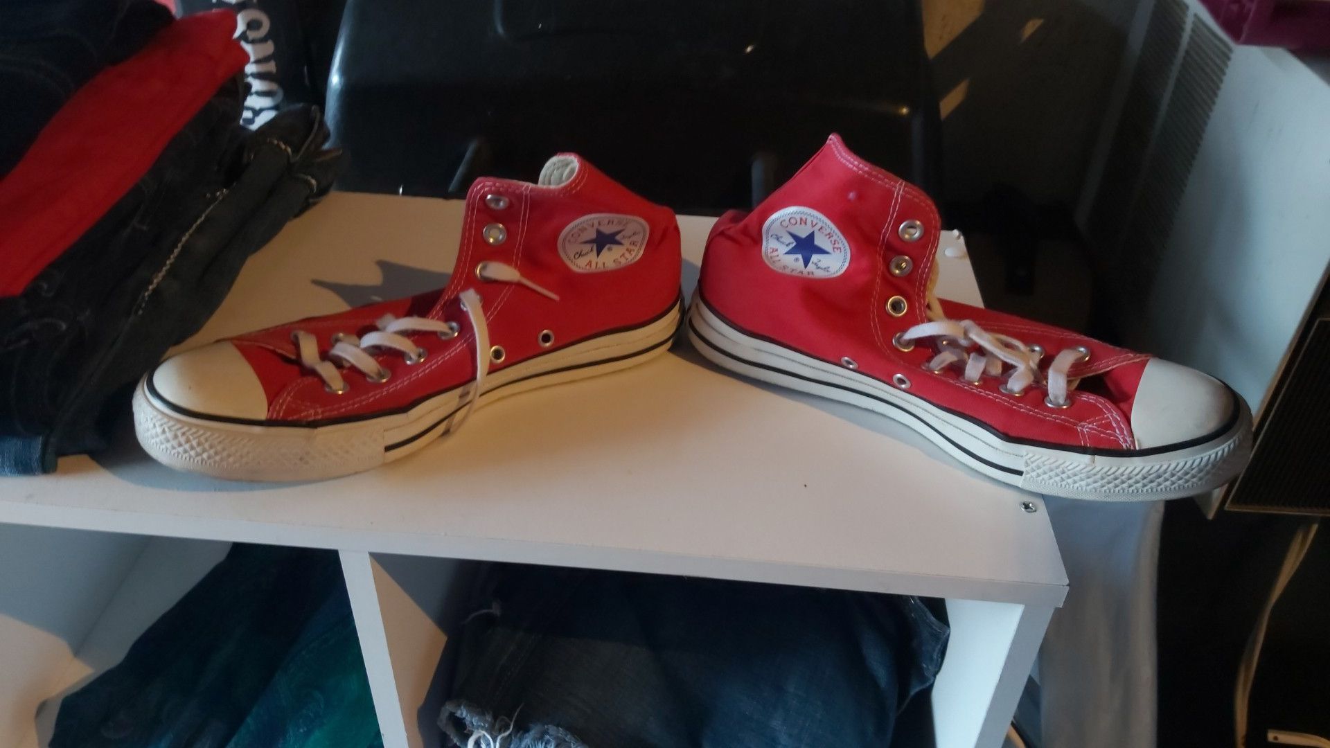 Red converse chuck taylor