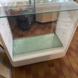 Showcase With 3 Glass Shelves 37”Lx20”Wx40”H