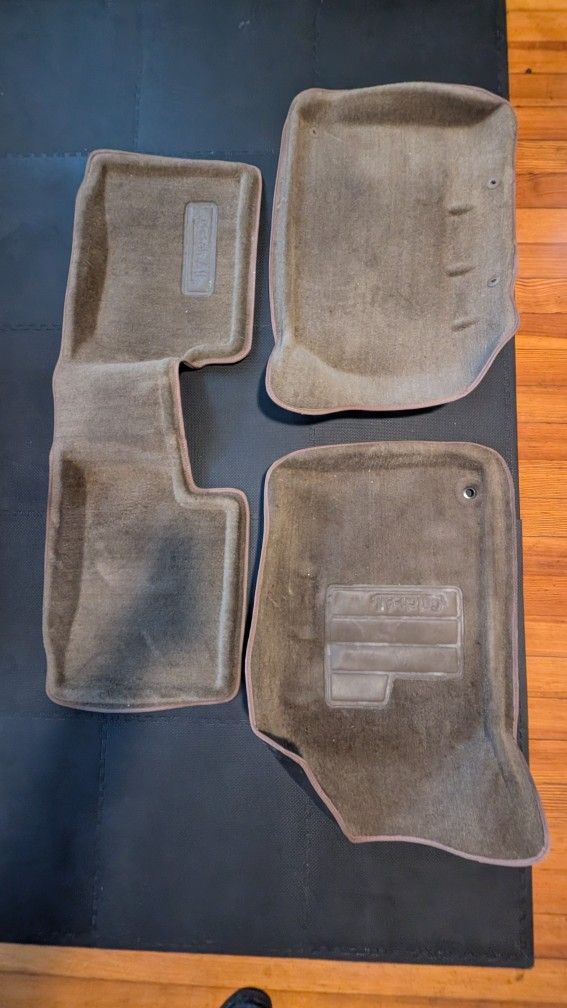 "Lund" Catch All 4Runner Mats