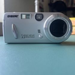 Sony Cyber-Shot 3.2 Mega pixels 