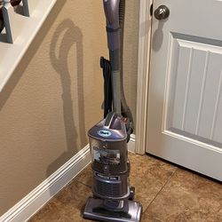 Shark Lightweight Vacuum Cleaner 