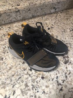 Nike shoes size 4.5