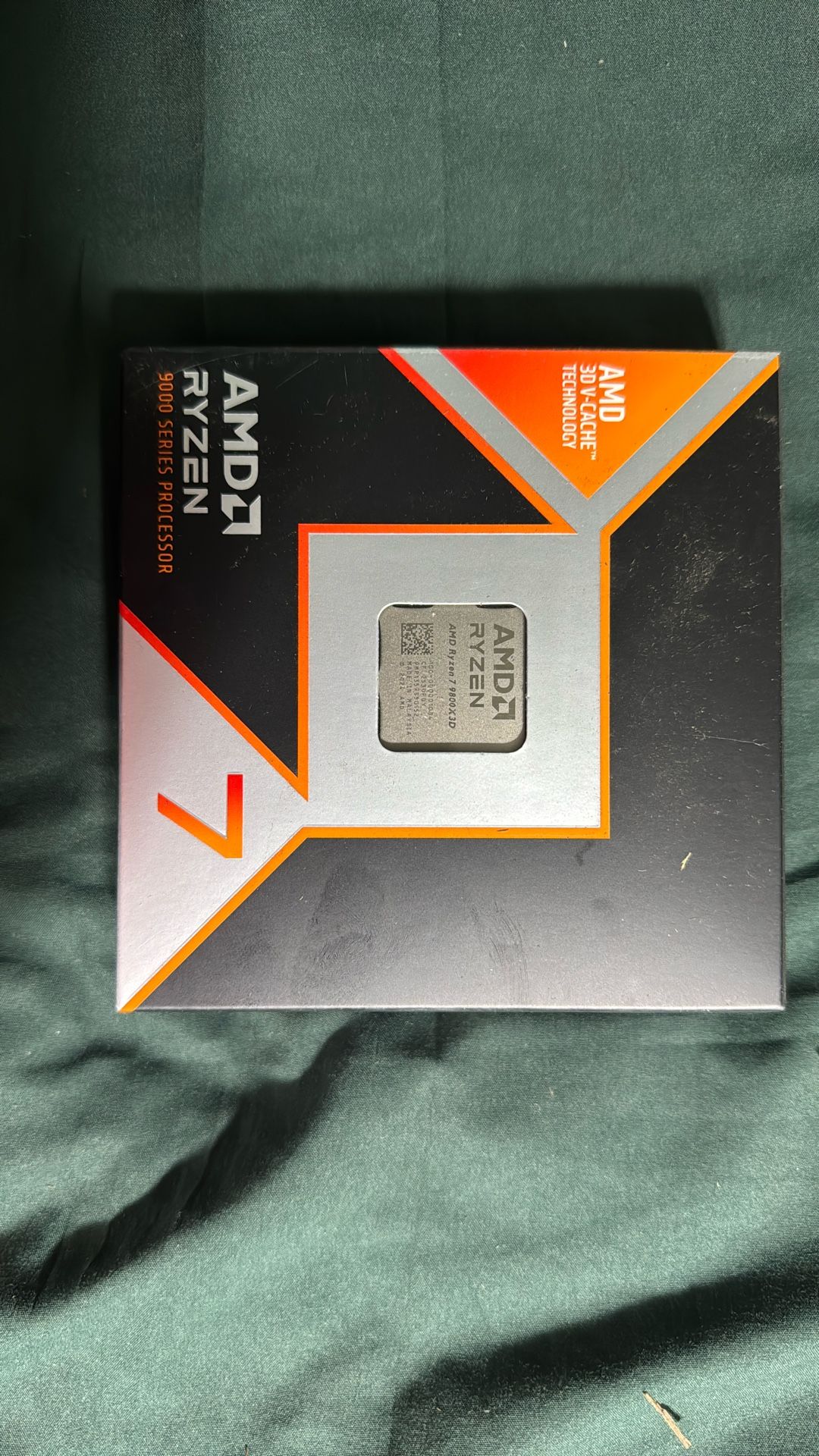 AMD RYZEN 7 9800X3D