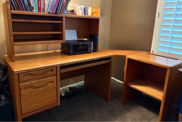 Oak L-Shaped Desk with Hutch