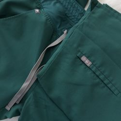 Figs Scrubs Hunter Green 