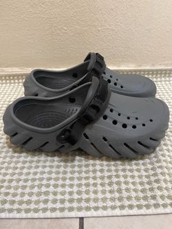Crocs slate grey echo clogs size 8 men’s