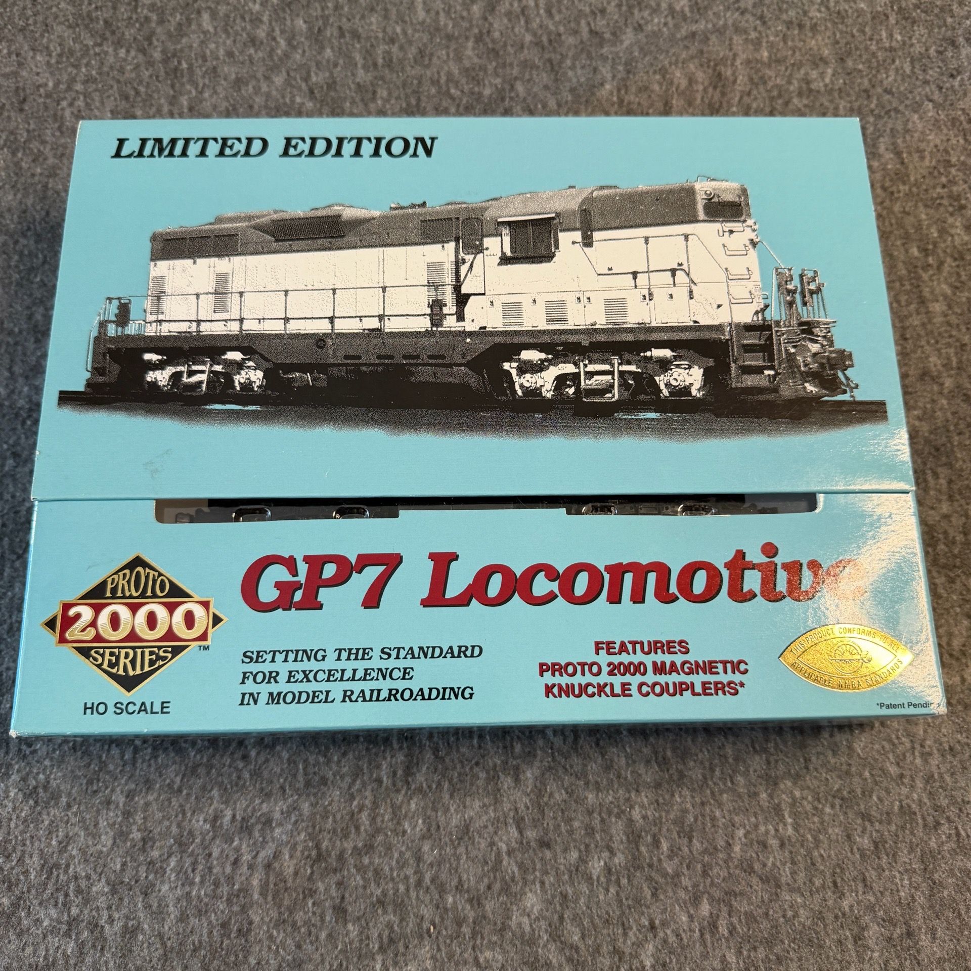 Life-Like Proto 2000 GP7 HO Scale Pennsylvania 8610 Locomotive