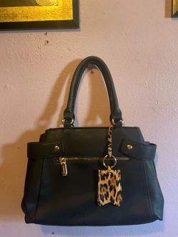 Gussaci hand Bag porse black vegan leather es Nueva