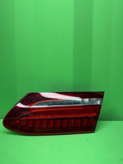 2018 2019 2020 Mercedes-Benz E400 E450 Right Passenger Side Trunk Lid  / Inner  Tail Light OEM