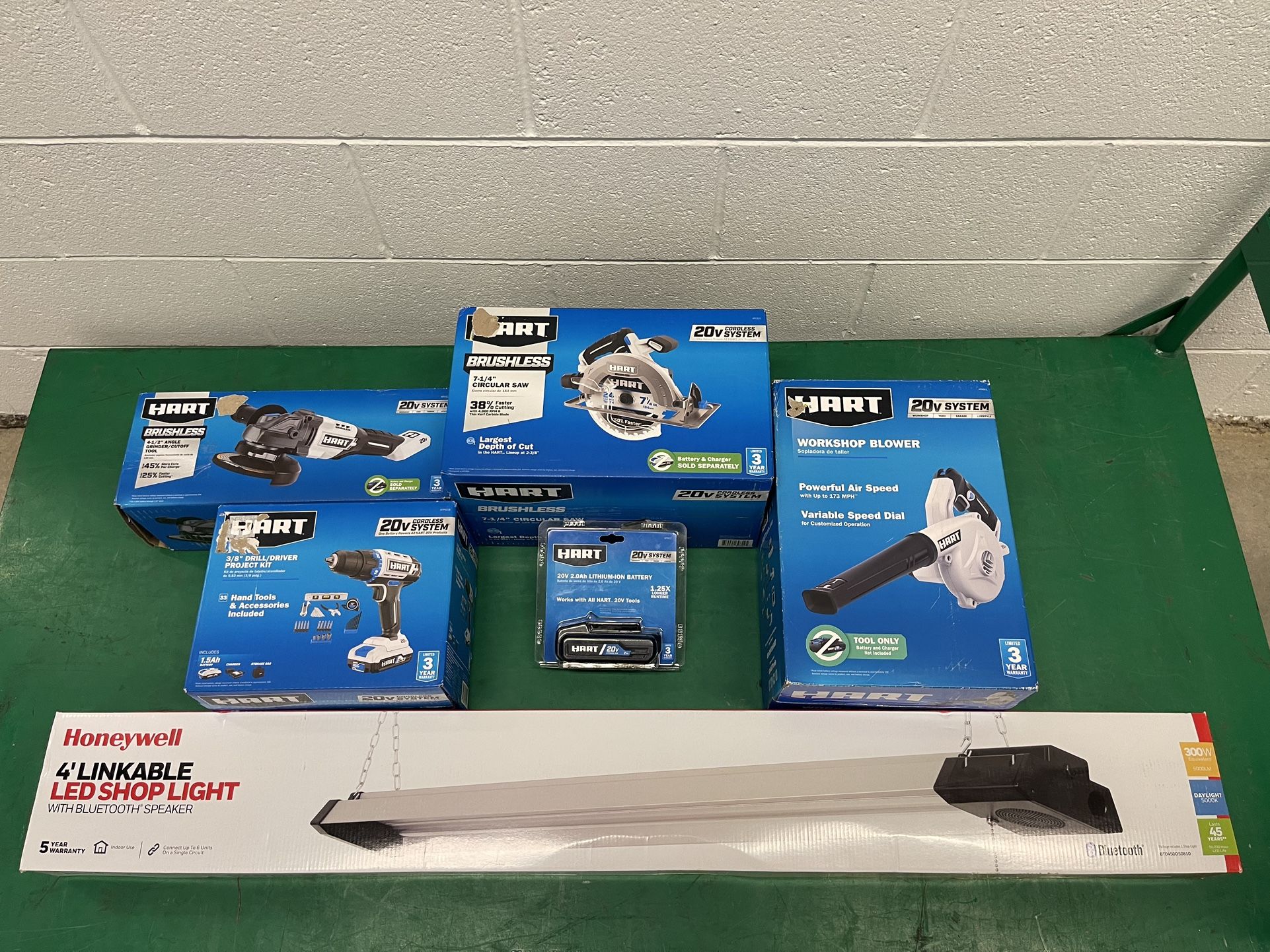 LED SHOP LIGHT WITH BUILT IN BLUETOOTH SPEAKER, HART TOOLS, & ACCESSORIES (ALL BRAND NEW IN BOX)
