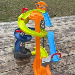 Hot Wheels Fp Race Track With Multiple Different Tracks