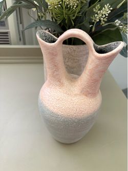Textured Two-Tone Ceramic Wedding Vase in Blush Pink and Pale Gray