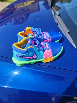 Brand NEW LEBRON JAMES No Box Only  40  Bucks 9.5 Size