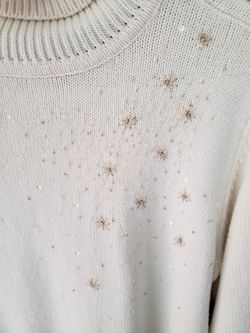 Cream beaded turtleneck sz small