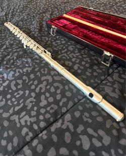 Andreas Eastman CFL-210 Flute w/ Case – Great Condition