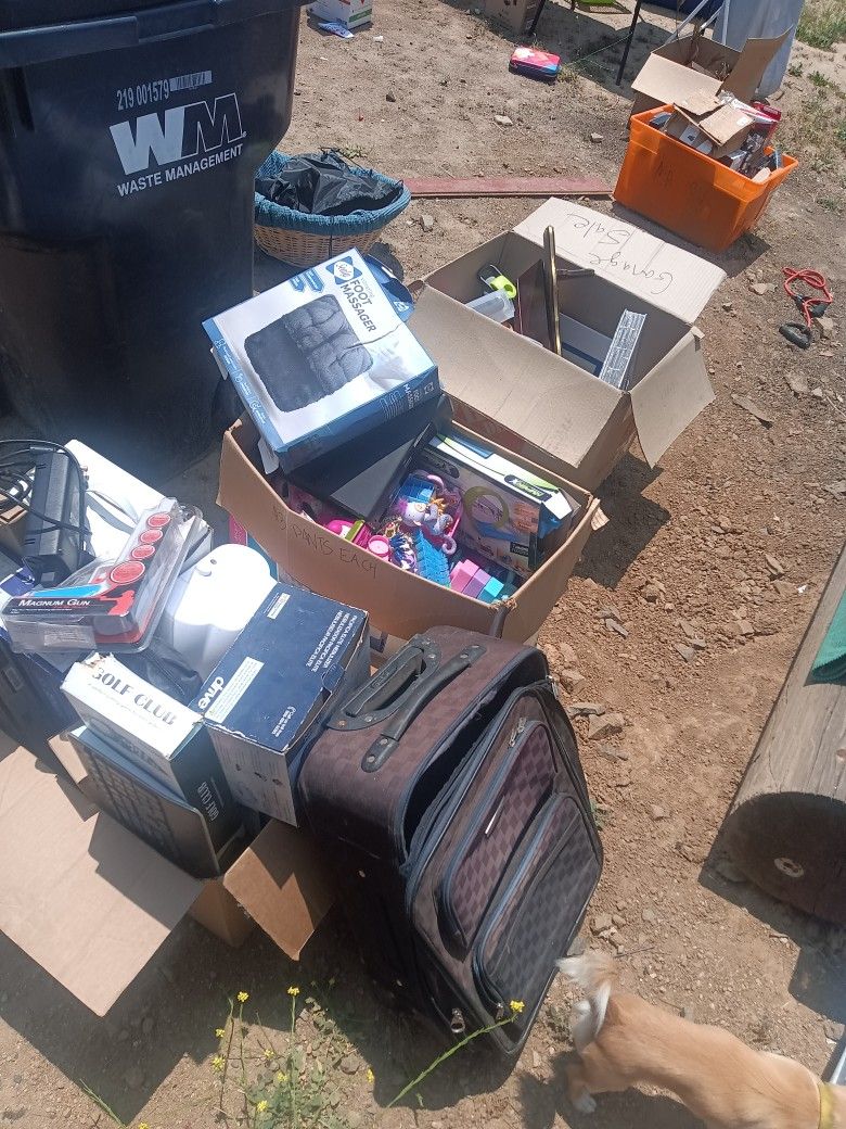 Garage / Yard Sale Left Over ( GREAT STUFF )