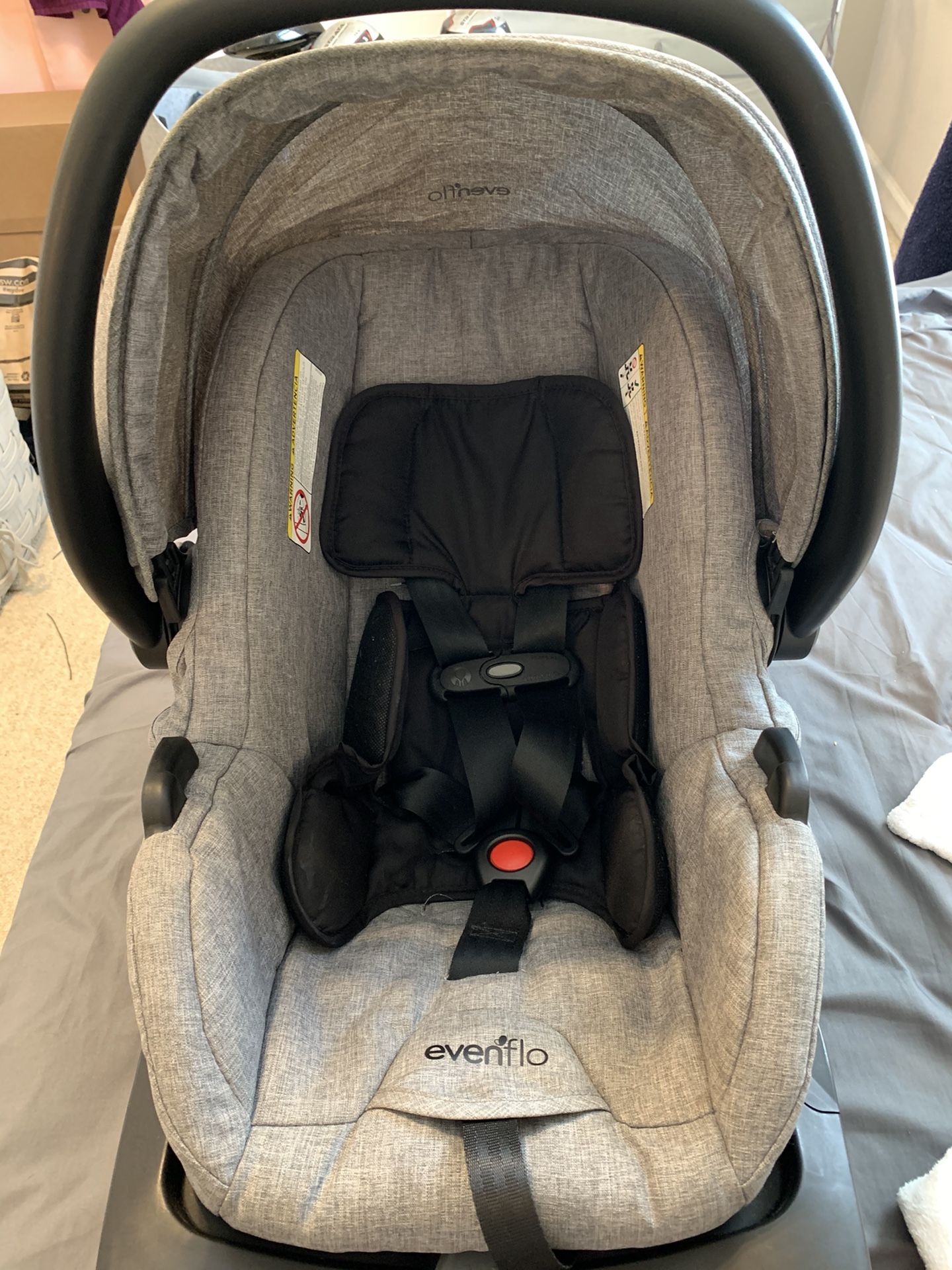 Evenflo Car seat With Base 