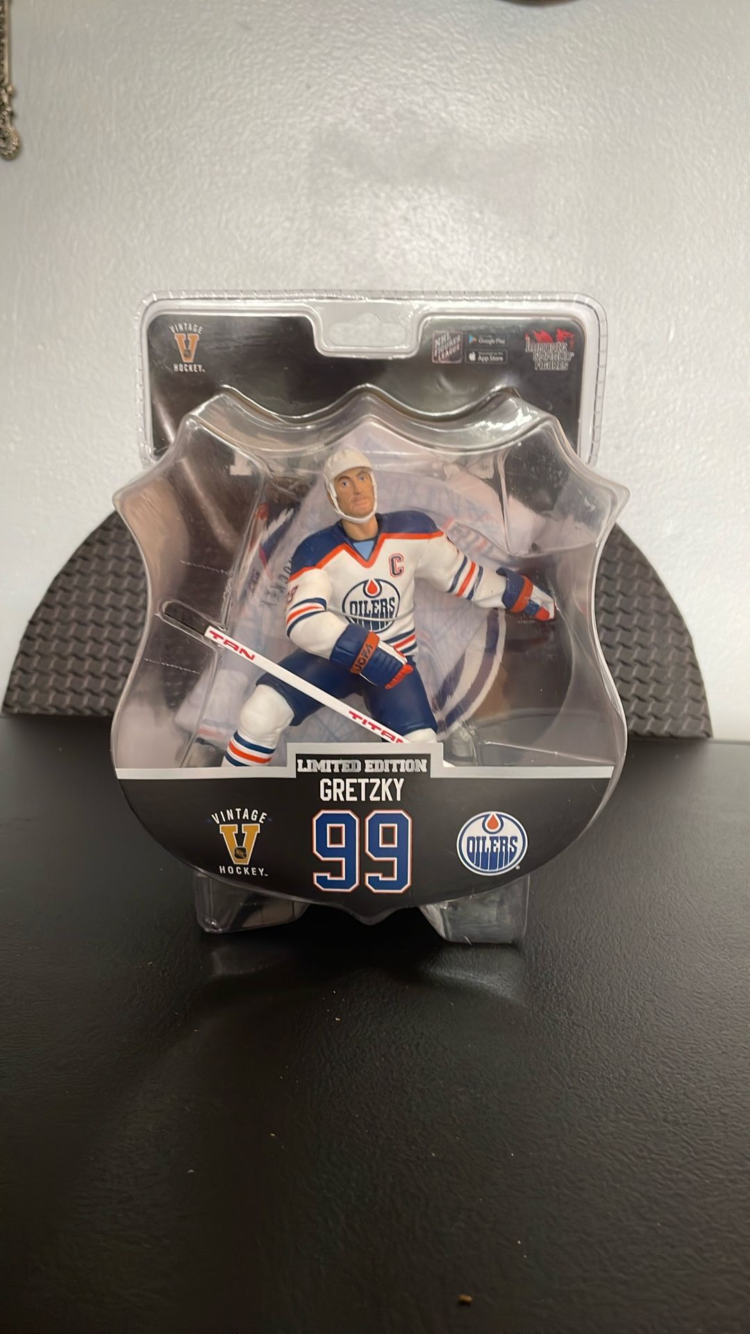Wayne Gretzky Upper Deck Figure