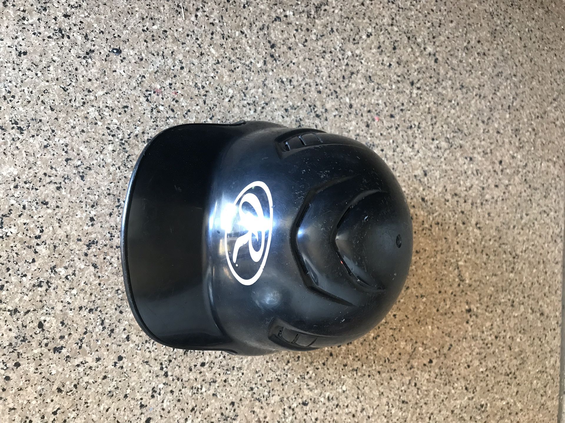 Baseball batting helmet