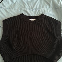 Sleeveless Boxed Knit Sweater