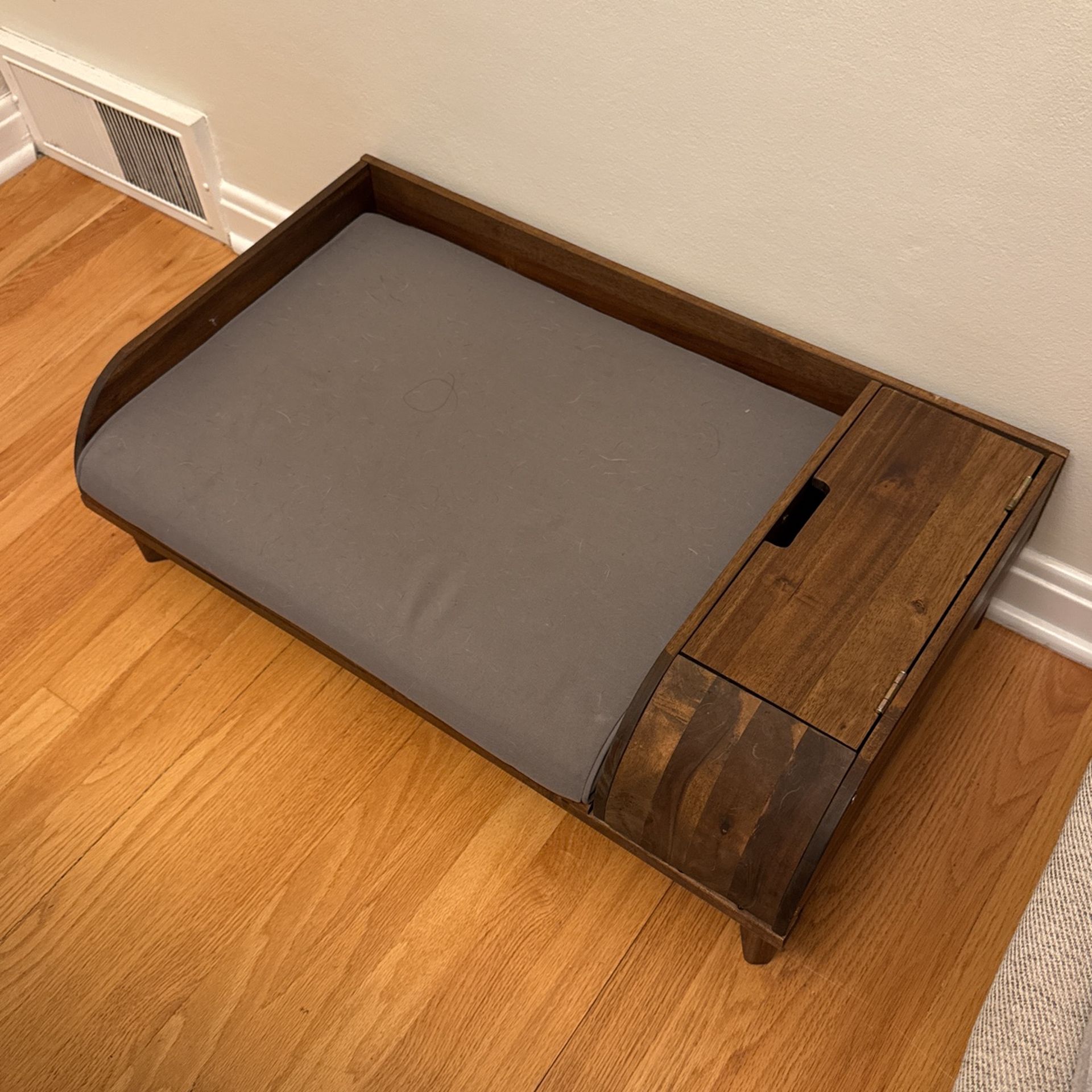 Mid Century style Dog bed for a Small Dog Up To 25 Lbs