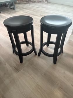 Set of 2 Black Round Bar Stools