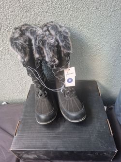Snow boots