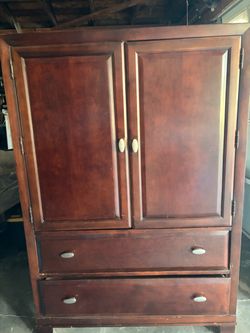 Armoire/ TV Cabinet