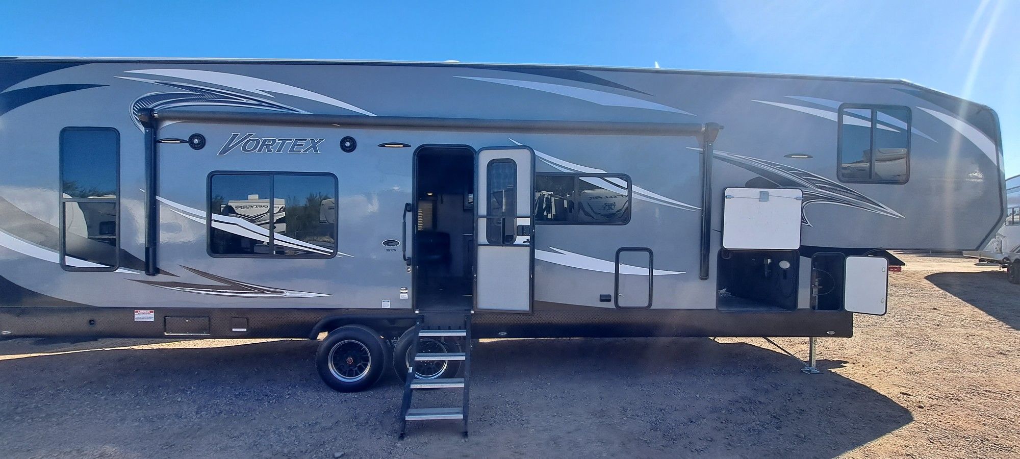 2019 VORTEX TOYHAULER