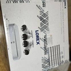 Lorex - 8-Channel, 4-Camera Indoor/Outdoor Wired 4K UHD 2TB NVR Surveillance System - White
