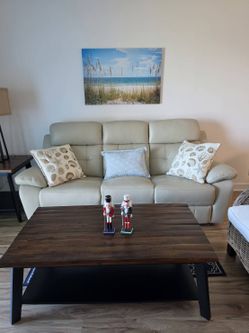 🛋️ MOVING SALE – ELECTRIC LEATHER SOFA, LIKE NEW! 🛋️