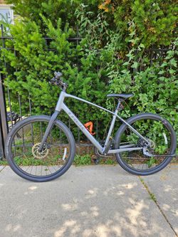 NEW! Trek DUAL SPORT 2 Hybrid Bike