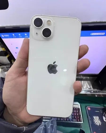 iPhone 13, 128GB white, unlocked. All phone functions are in normal use, with face unlocking