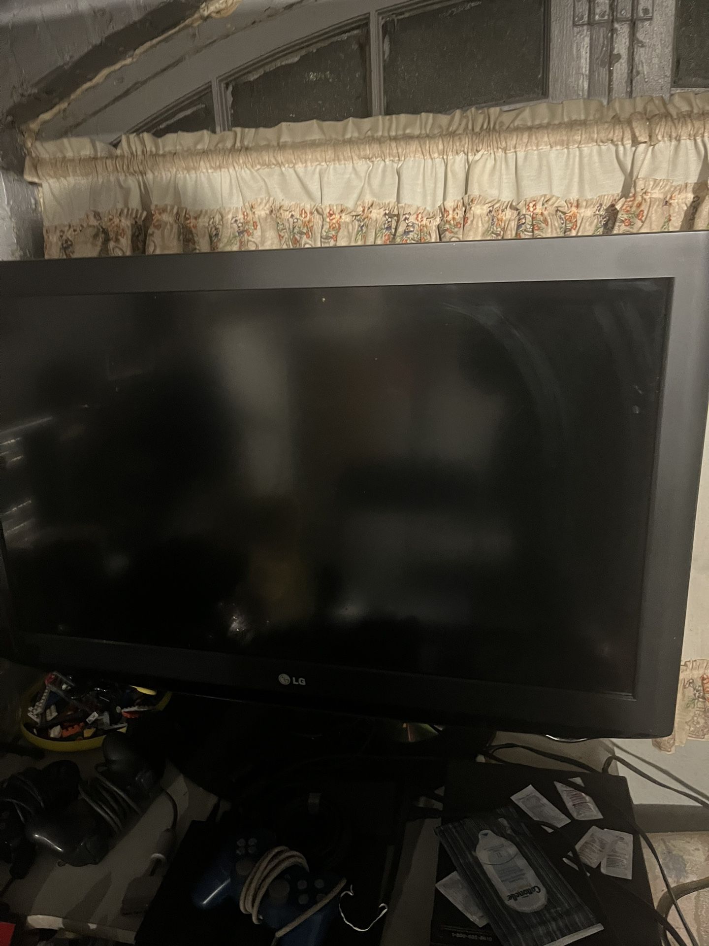 37” LG Tv