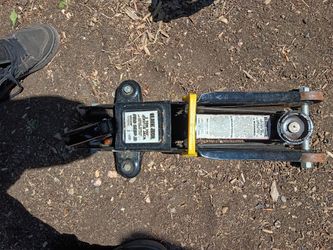 Black and Decker series 2ton trolley jack