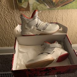 Lebron Soldier 12 Size 8