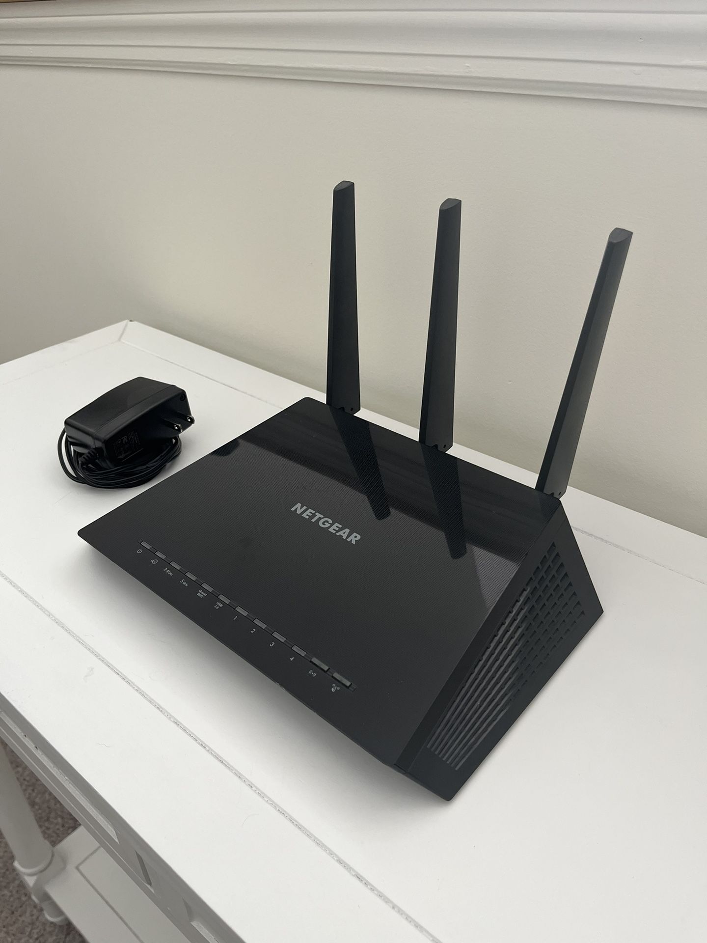 NETGEAR R6900v2 Smart WiFi Router