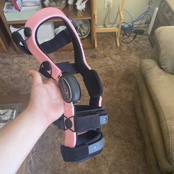 DonJoy Pink Right Knee Brace 