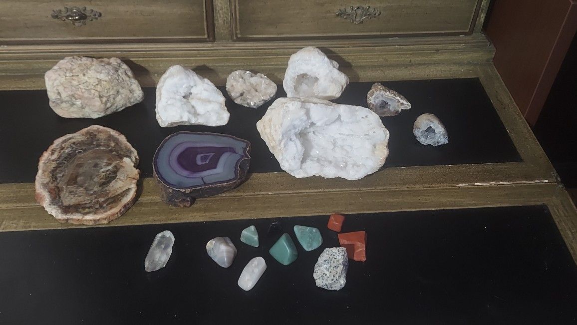 Set Of Assorted Crystals And Gemstones