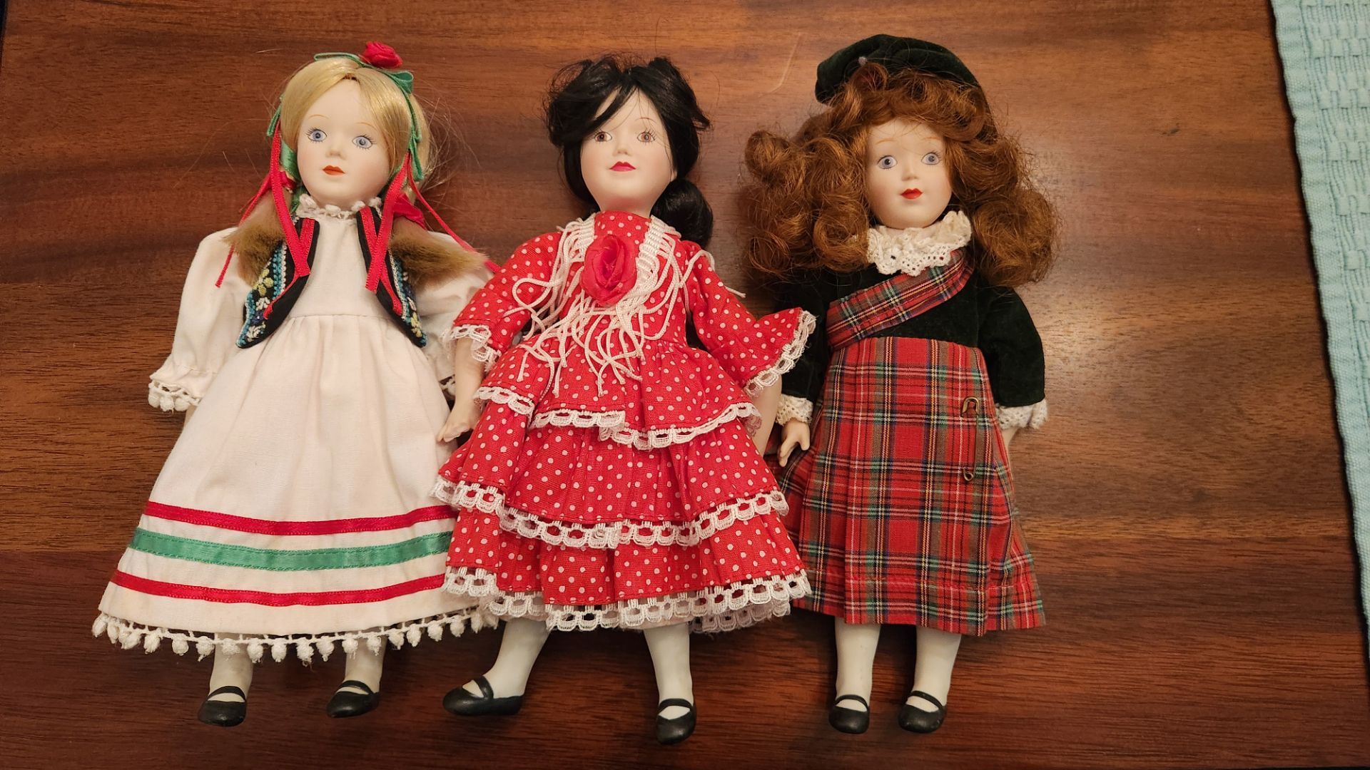 Danbury mint....Dolls of the World
