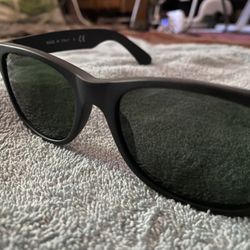 2132 Rayban’s Sunglasses Brand New