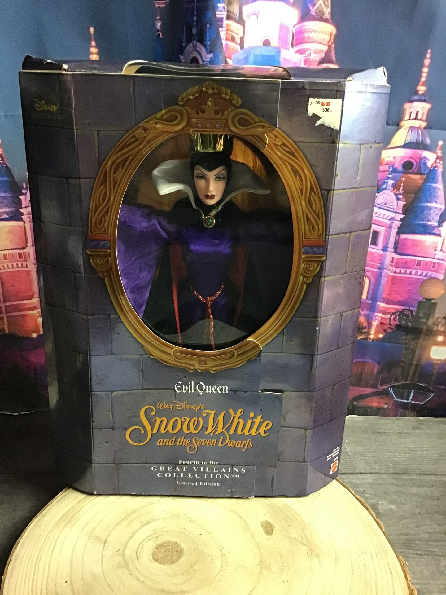 Walt Disney Snow White And The Seven Dwarf Evil Queen Limited Edition 1998