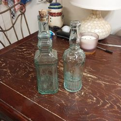 Glass Bottle Decanter Fig/Ivy Leaf Albie. Also Vintage Spanish Glass Bottle With Cork With Picture Of Bird In The Middle