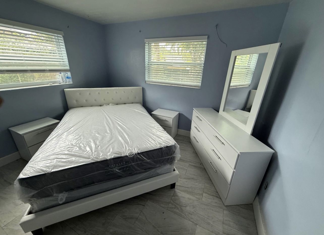 Bedroom Set - Juego De Cuarto
