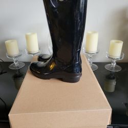 Uggs Rain Boots..6