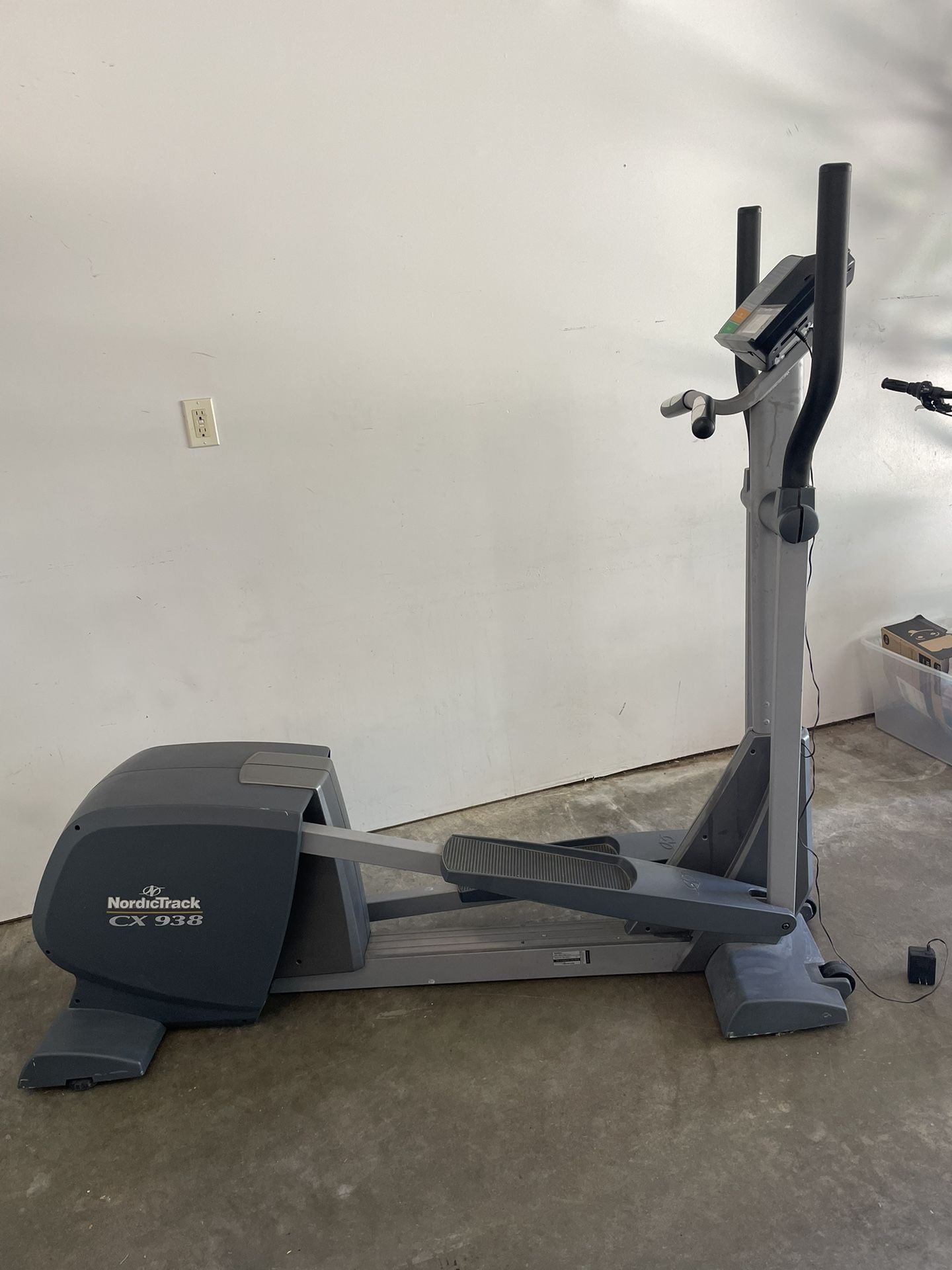 Nordic Track Elliptical Machine CX938