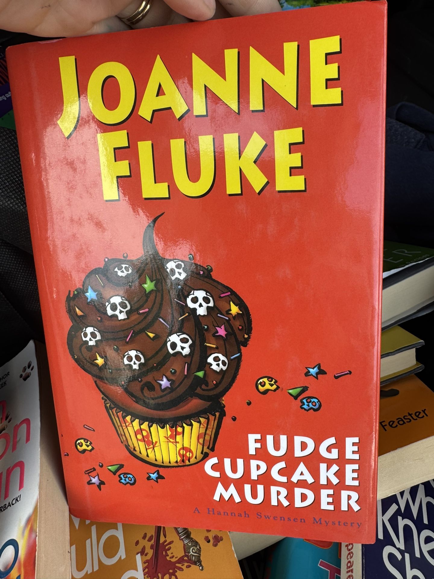 Fudge Cupcake Murder