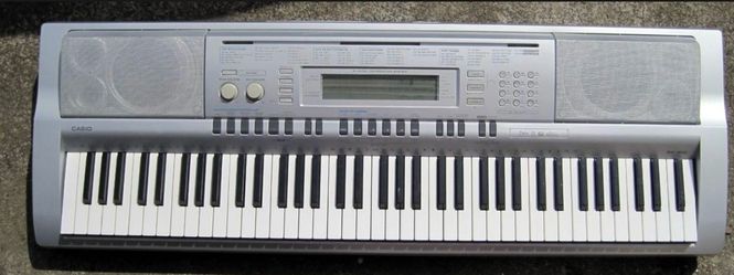 Casio WK-210 76-Key Keyboard+Stand+power supply